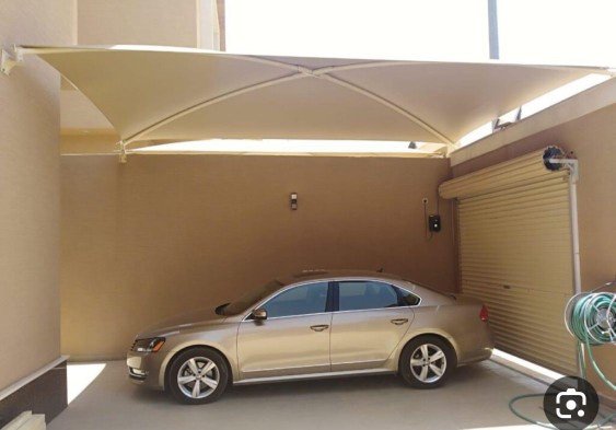 تصميم عصري ومتين لمظلات وسواتر الدمام يحسن من مظهر وجمالية المكان.