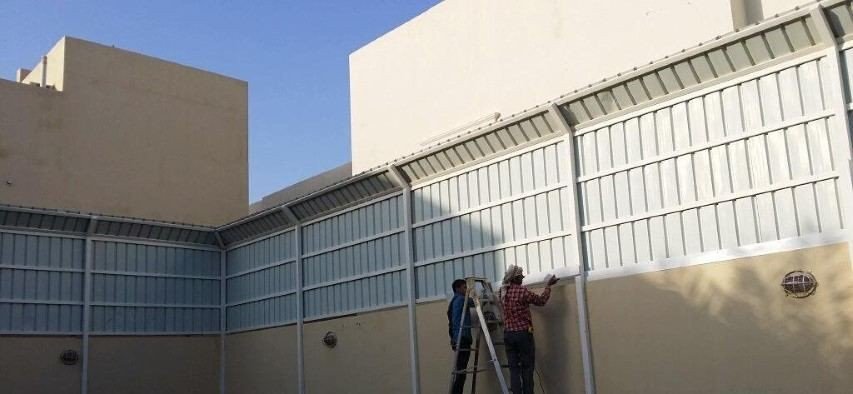 سواتر أحواش تساعد في عزل المساحات وحمايتها من التقلبات الجوية بشكل مثالي.