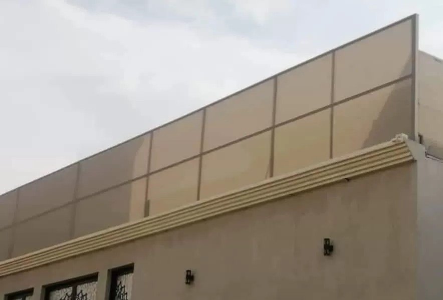 سواتر متحركة تمنحك الراحة والتحكم التام في فتح وغلق الساتر بسهولة.