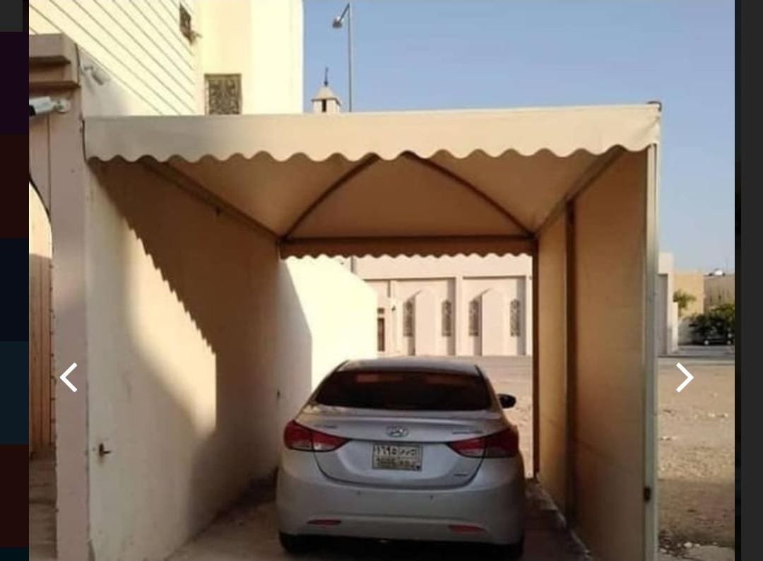 مظلات سيارات متحركة بتصميم مريح، تسهل فتح وإغلاق المظلة حسب الحاجة.