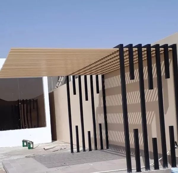 مظلات وسواتر الدمام توفر حماية من الشمس والأمطار بجودة عالية وتصاميم متنوعة.